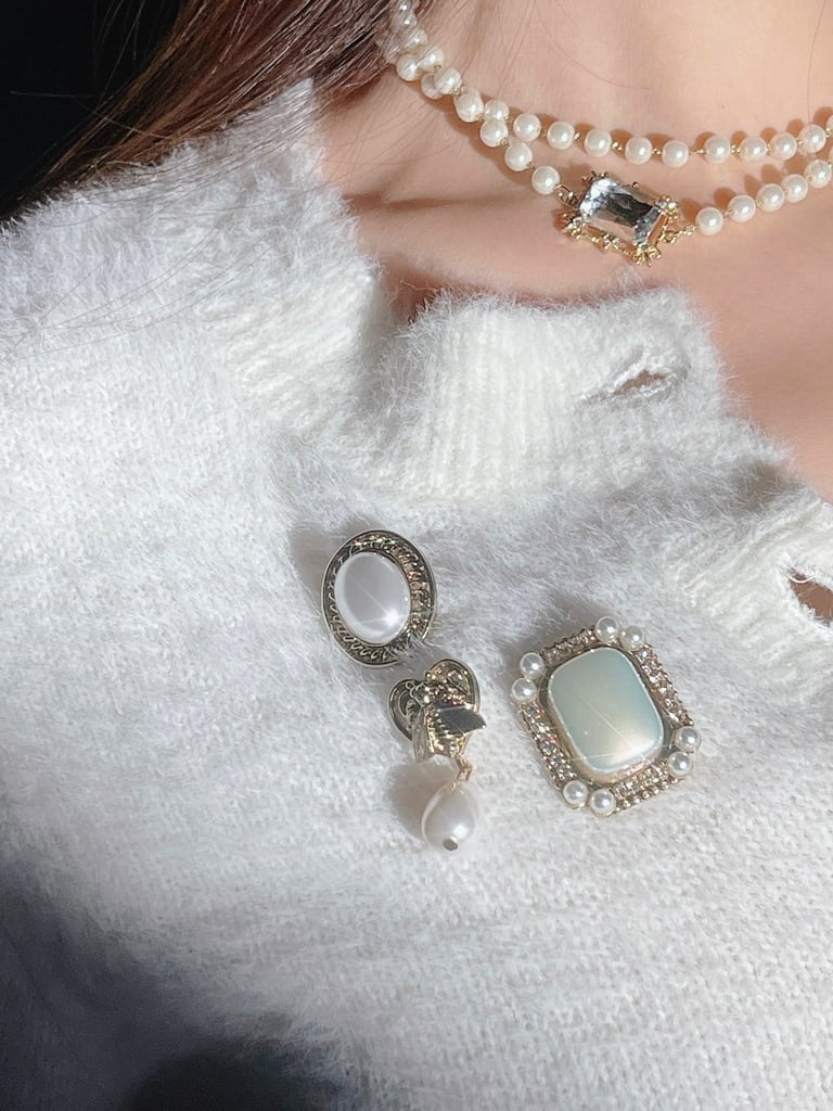 Square pearl（ブローチ）