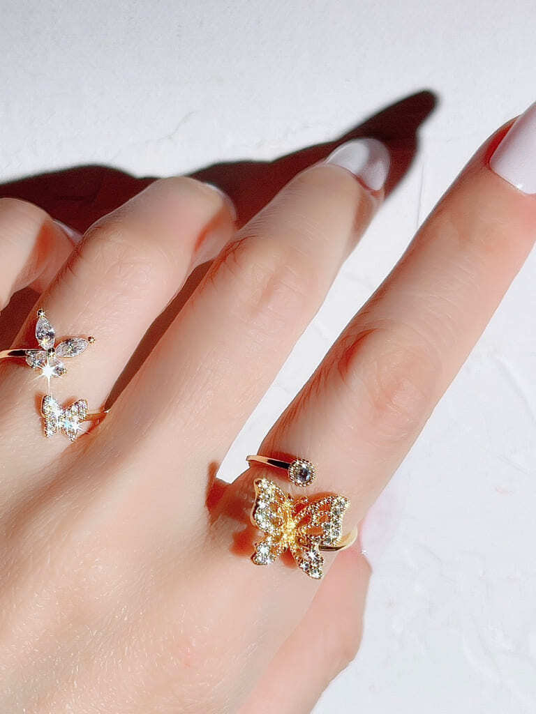 Petit 2 Butterfly ring