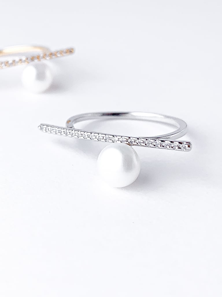 Stick pearl ring