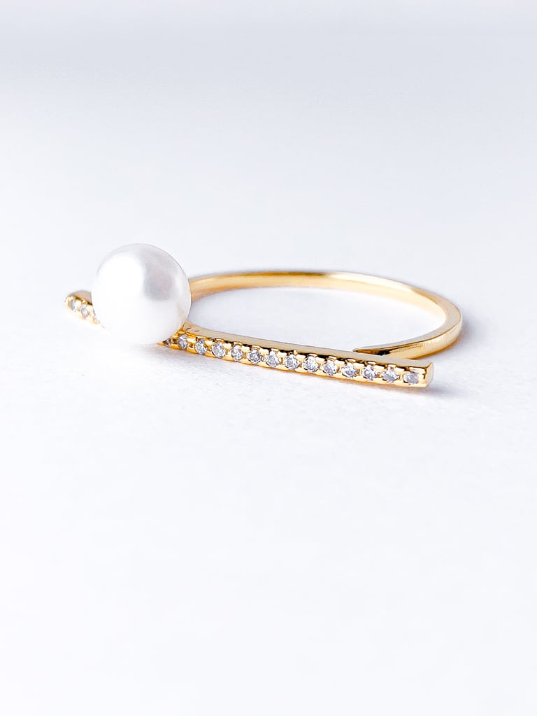 Stick pearl ring