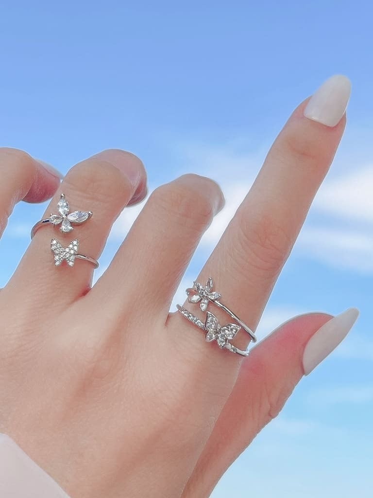 Petit 2 Butterfly ring