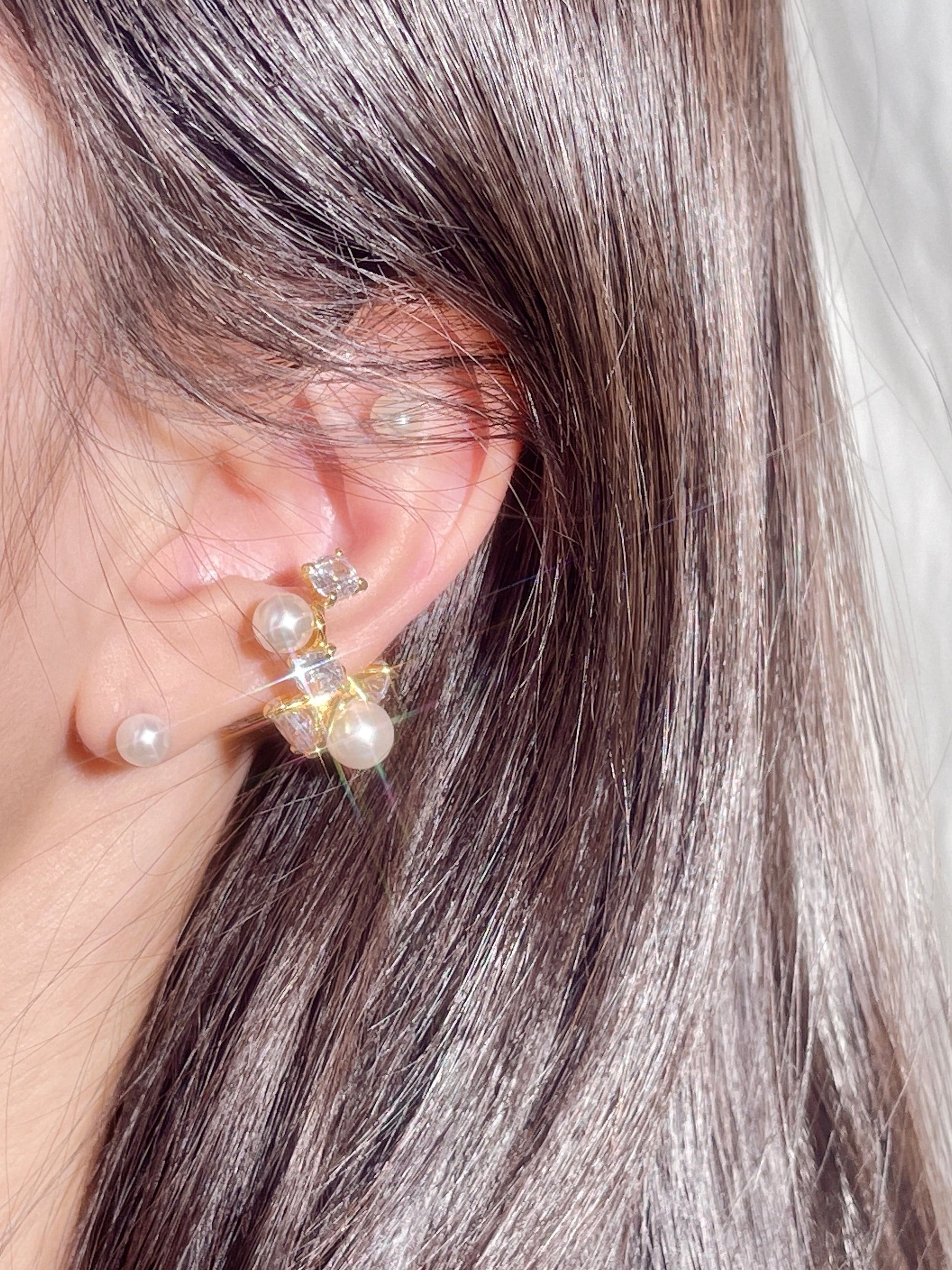 B. pearl cuff (イヤーカフ)