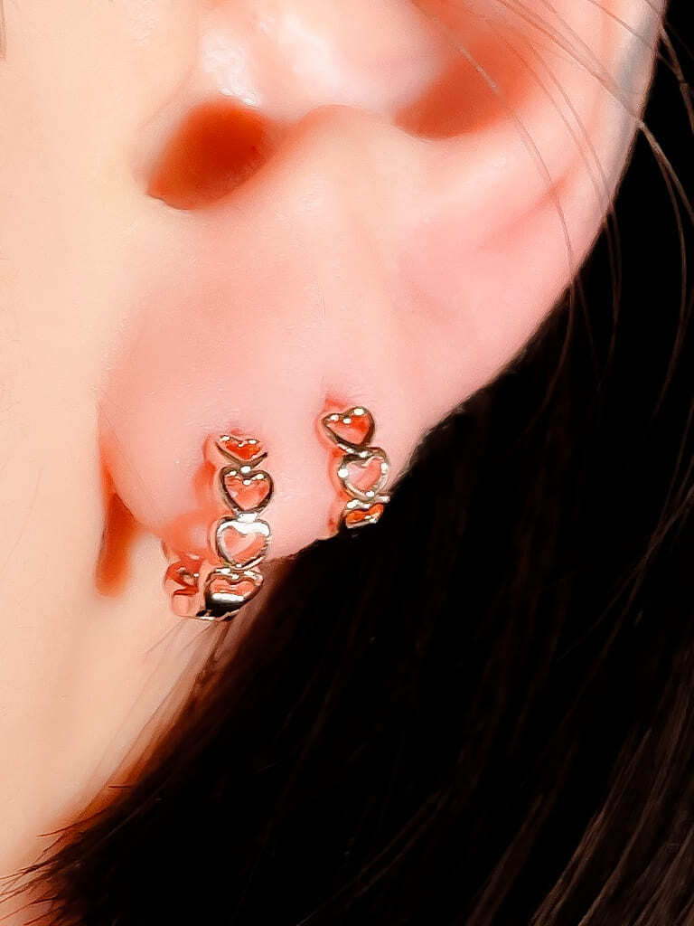 4 heart ring