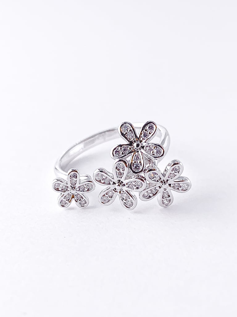 4 flower ring