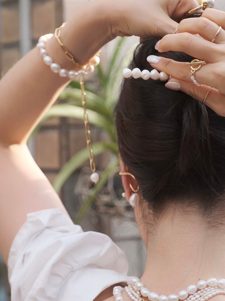 Pearl long hair clip
