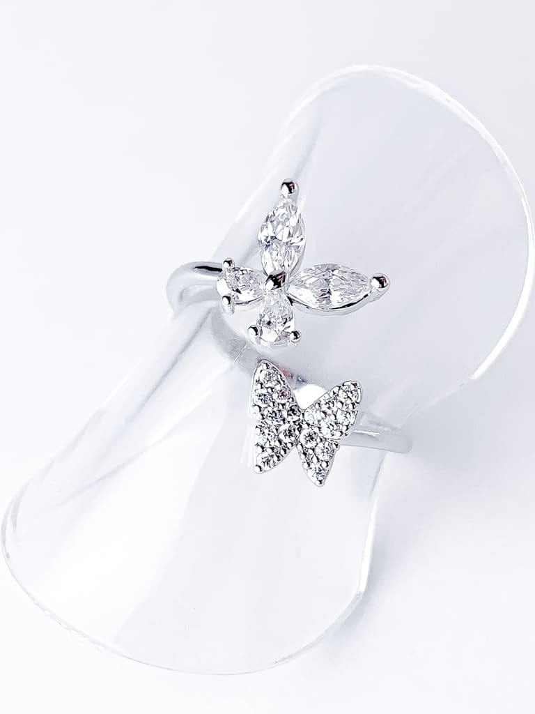 Petit 2 Butterfly ring