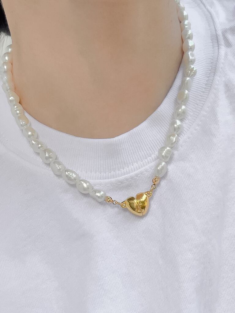 Magnet heart & Pearl neck