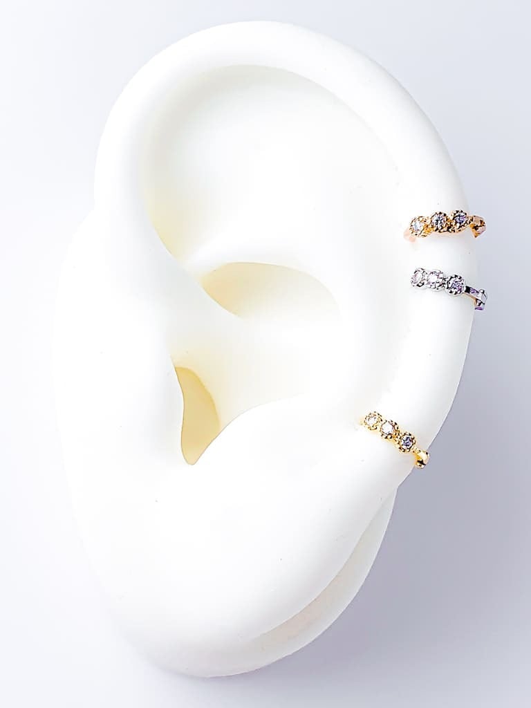 3 crystal dots ring