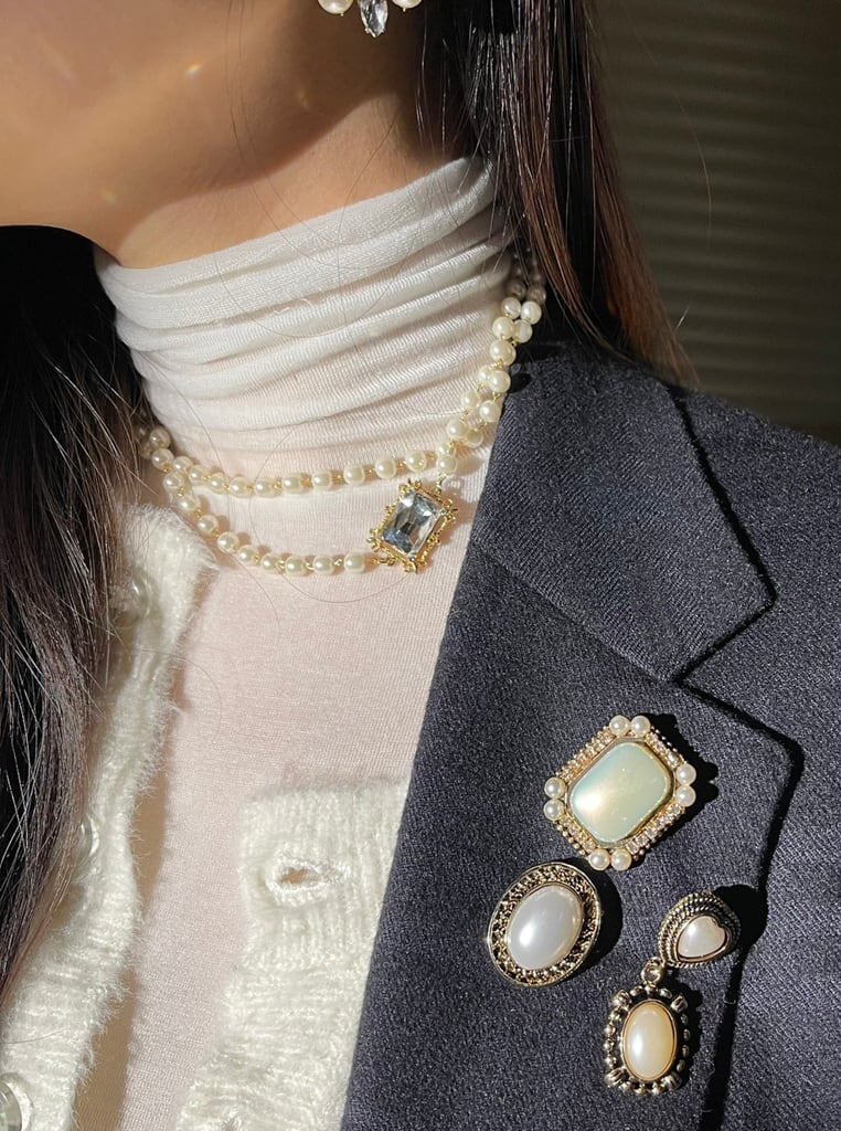 Square pearl（ブローチ）
