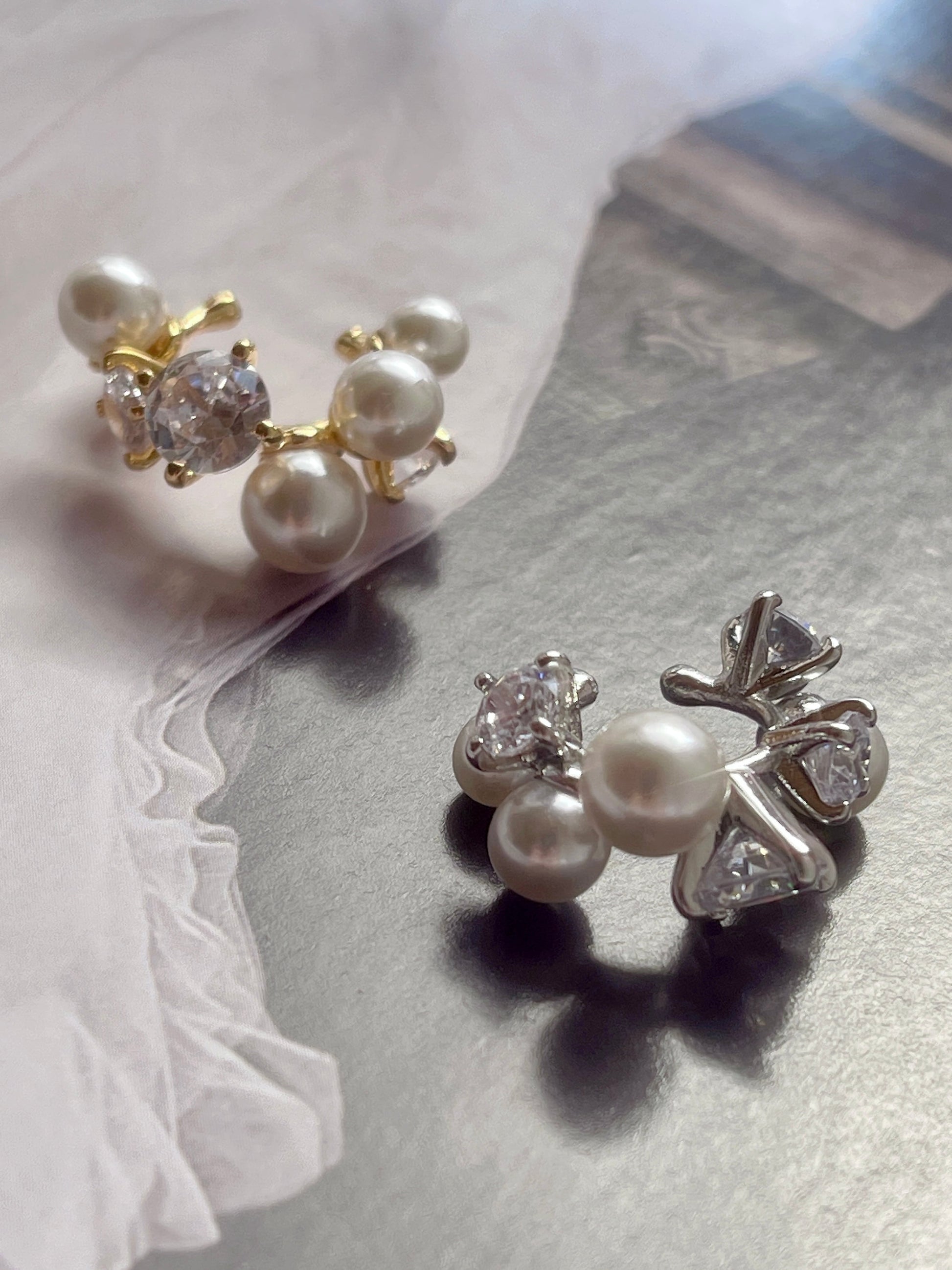 B. pearl cuff (イヤーカフ)