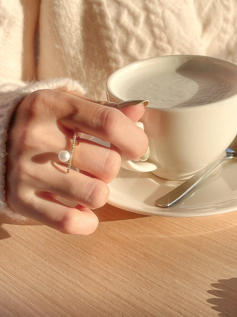 Stick pearl ring