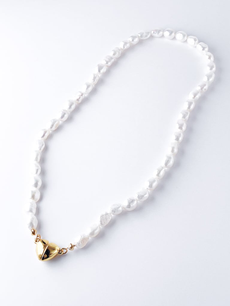 Magnet heart & Pearl neck