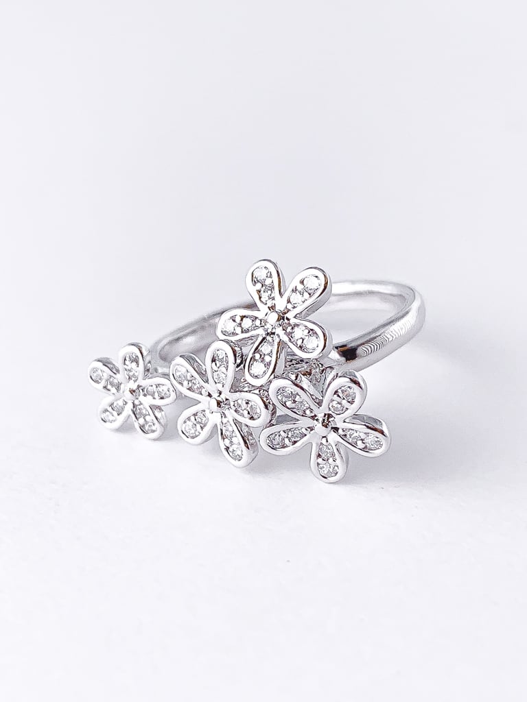 4 flower ring