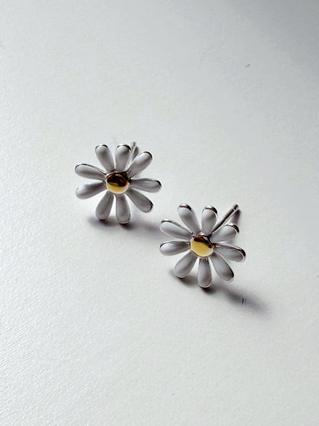 B. Daisy （Silver 925）
