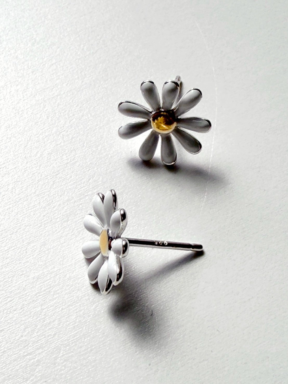 B. Daisy （Silver 925）