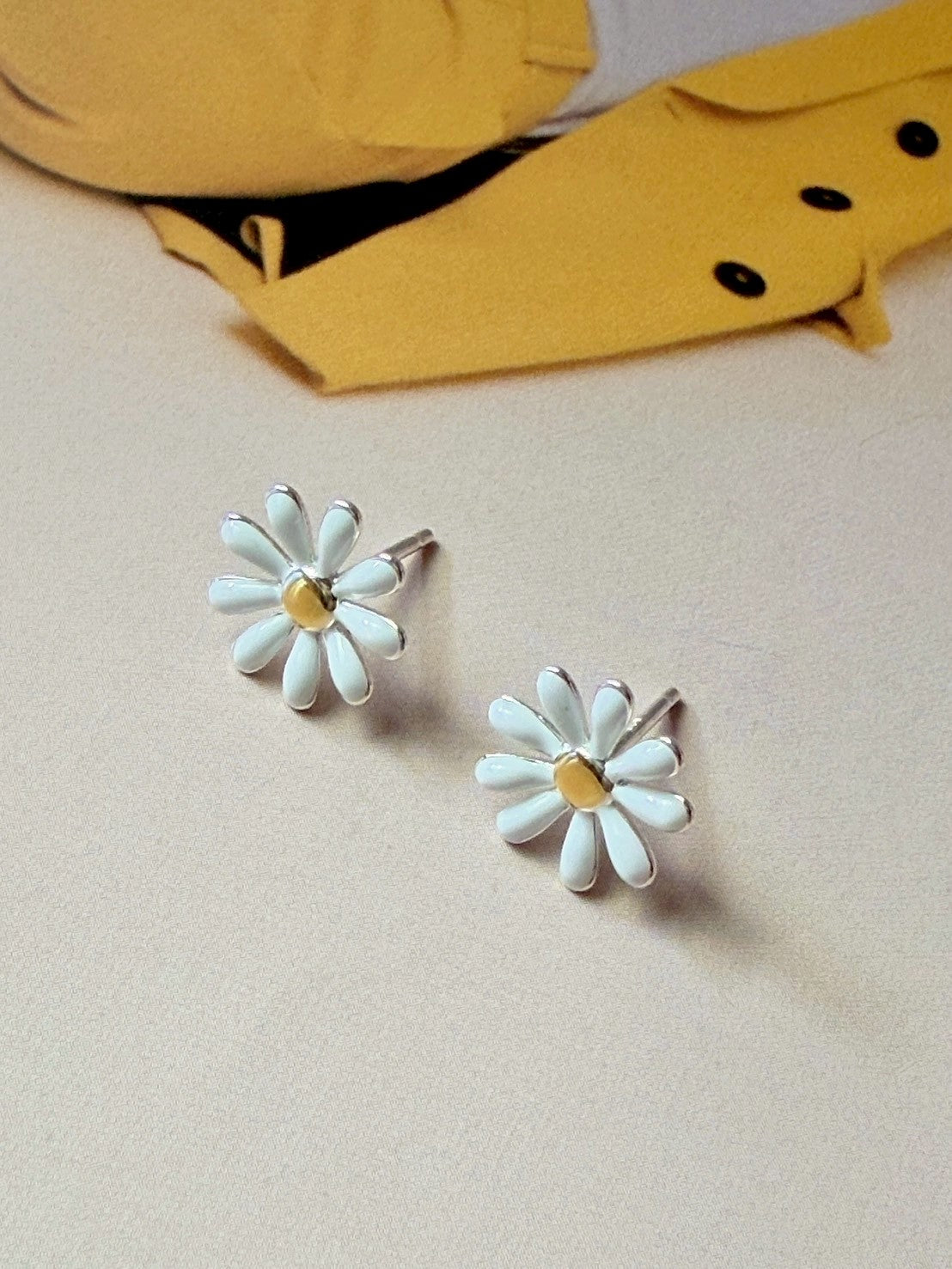 B. Daisy （Silver 925）