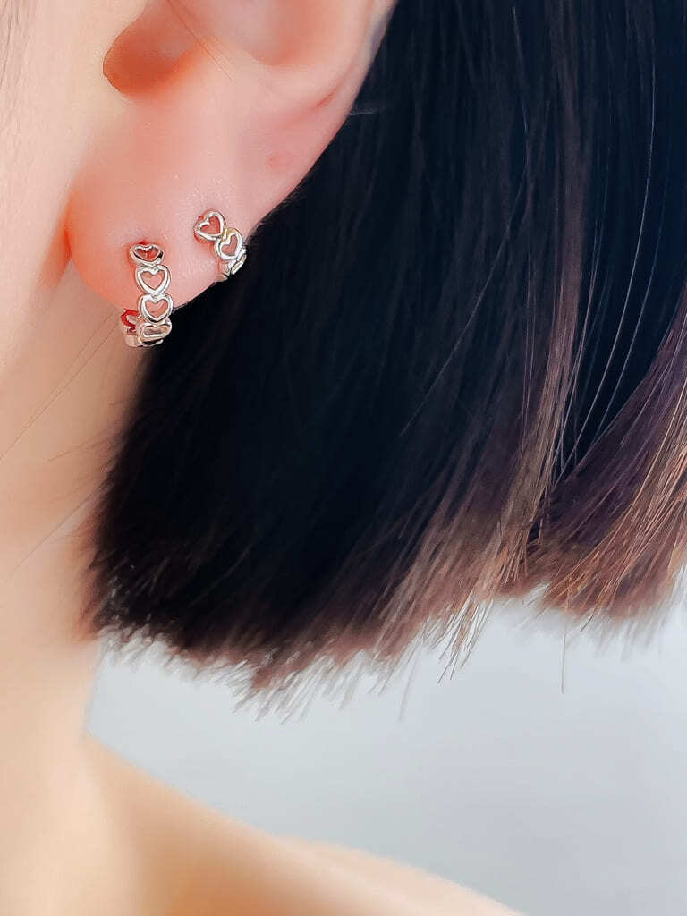 4 heart ring