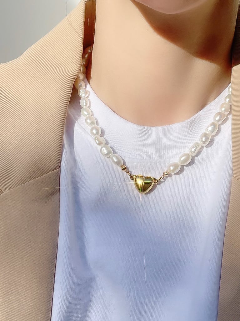 Magnet heart & Pearl neck