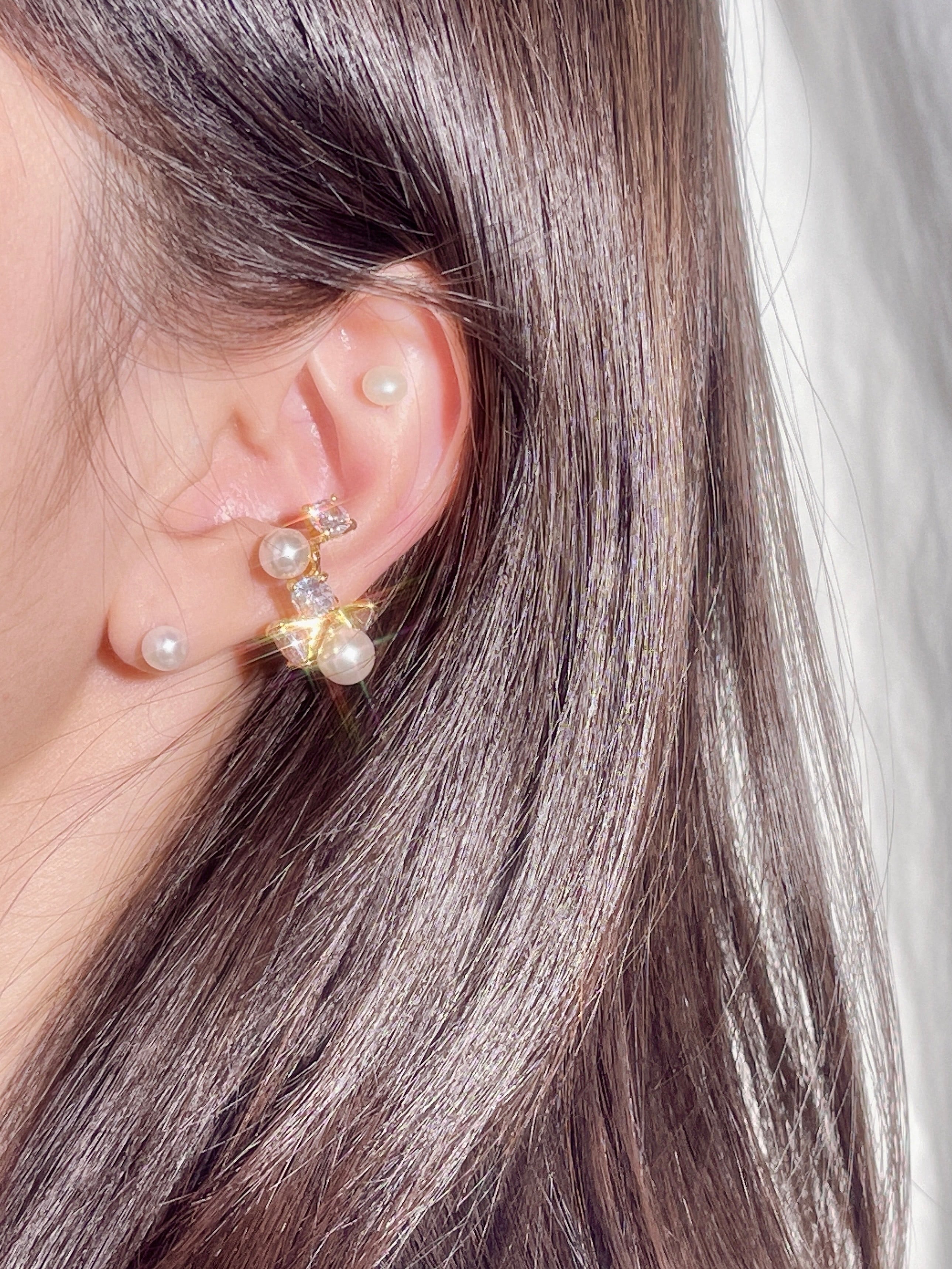 B. pearl cuff (イヤーカフ)