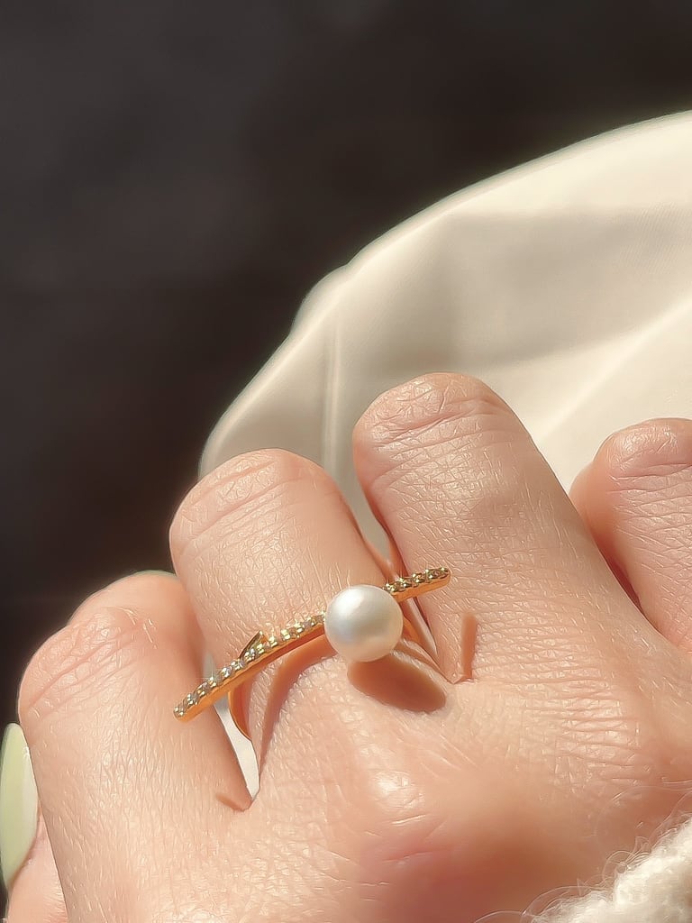 Stick pearl ring