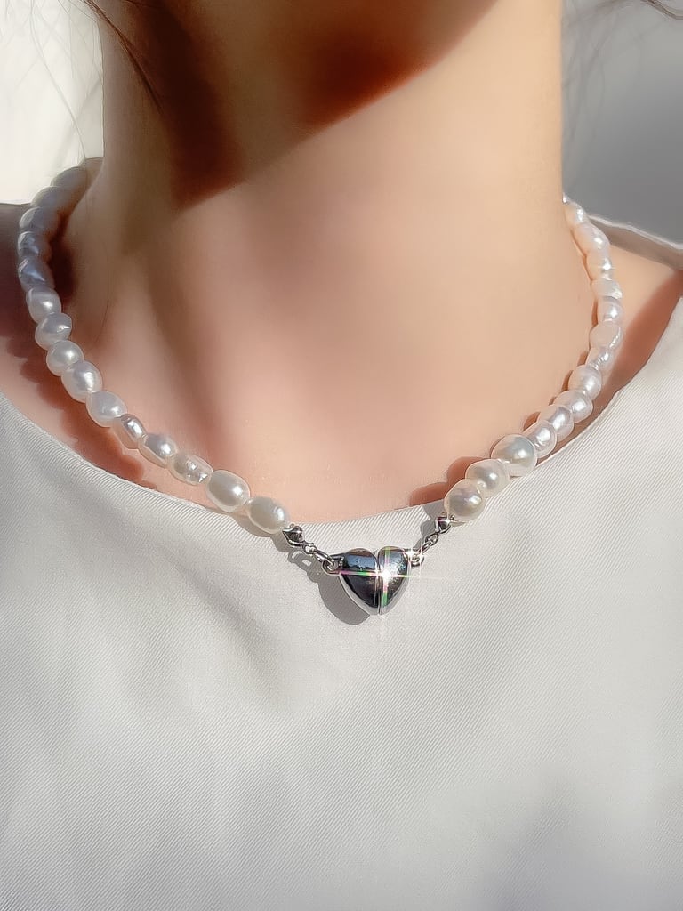 Magnet heart & Pearl neck