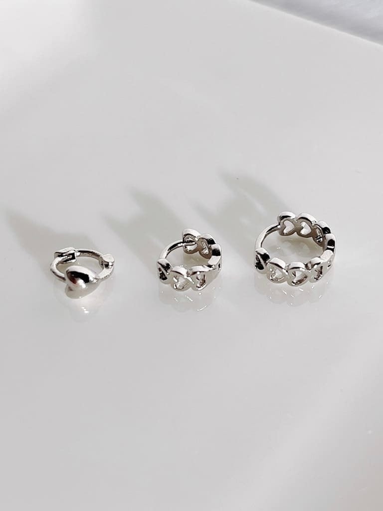 3 heart ring