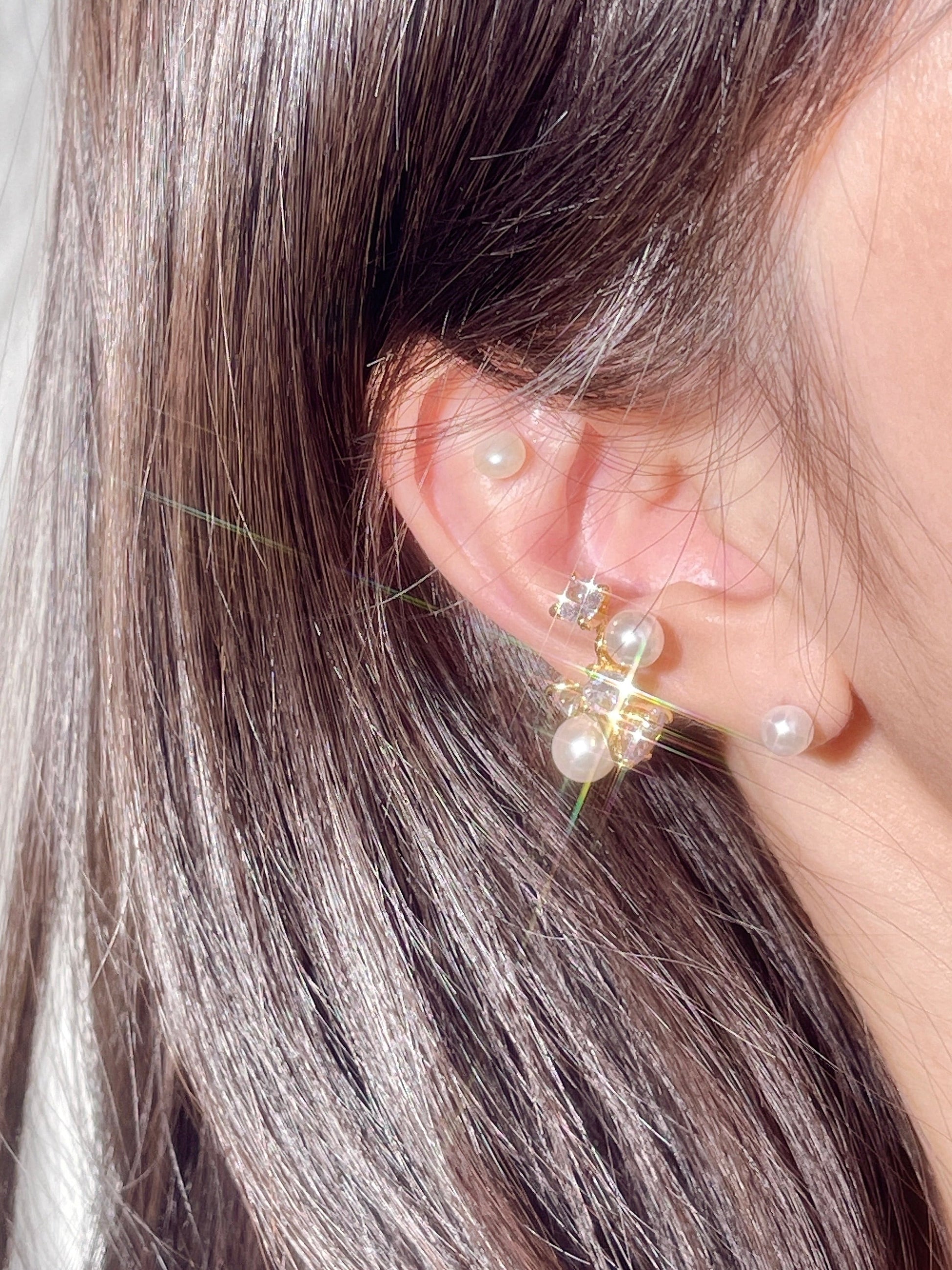B. pearl cuff (イヤーカフ)