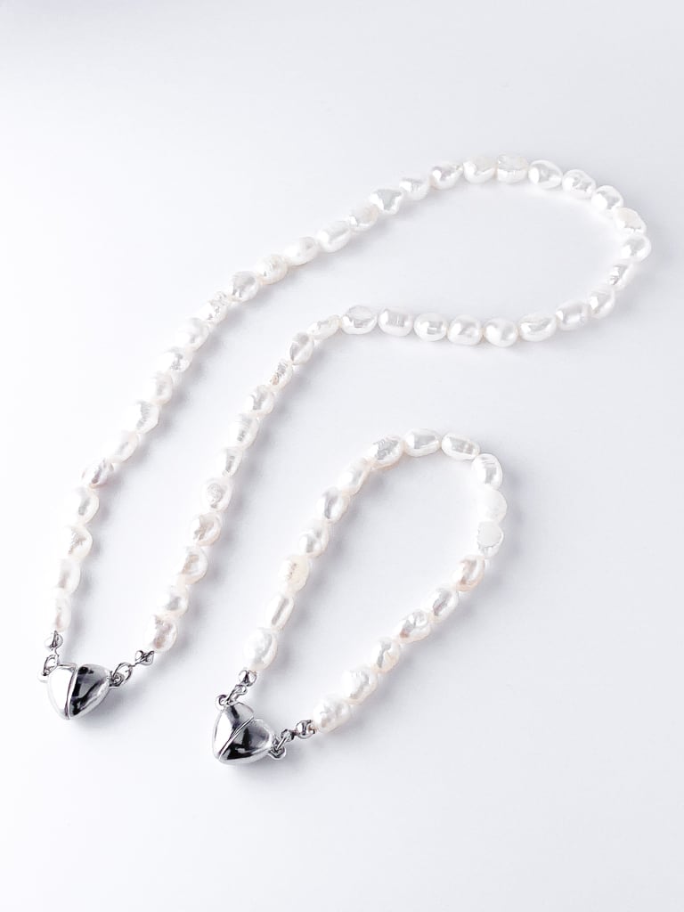 Magnet heart & Pearl neck